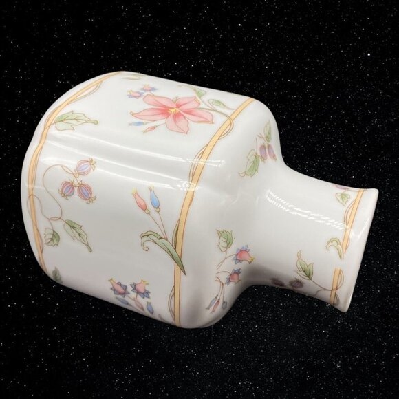 Andrea by Sadek Porcelain Floral Pattern Vase Made in Japan 5.5”T 3.5”W - Picture 8 of 9